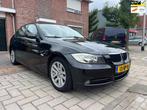 BMW 3-serie 320i High Executive, Achterwielaandrijving, 4 cilinders, 150 pk, Zwart