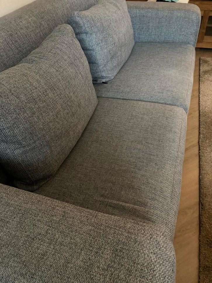 Ruime 2,5-zits bank met stof bekleding, Huis en Inrichting, Banken | Bankstellen, Ophalen