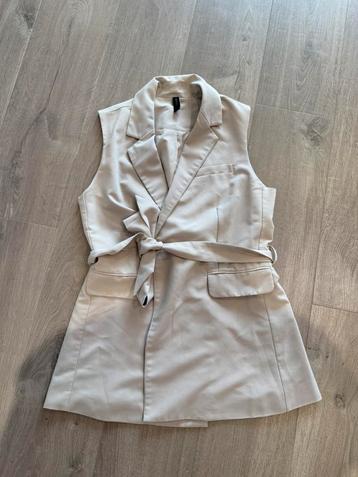YAS beige gilet maat M beschikbaar voor biedingen