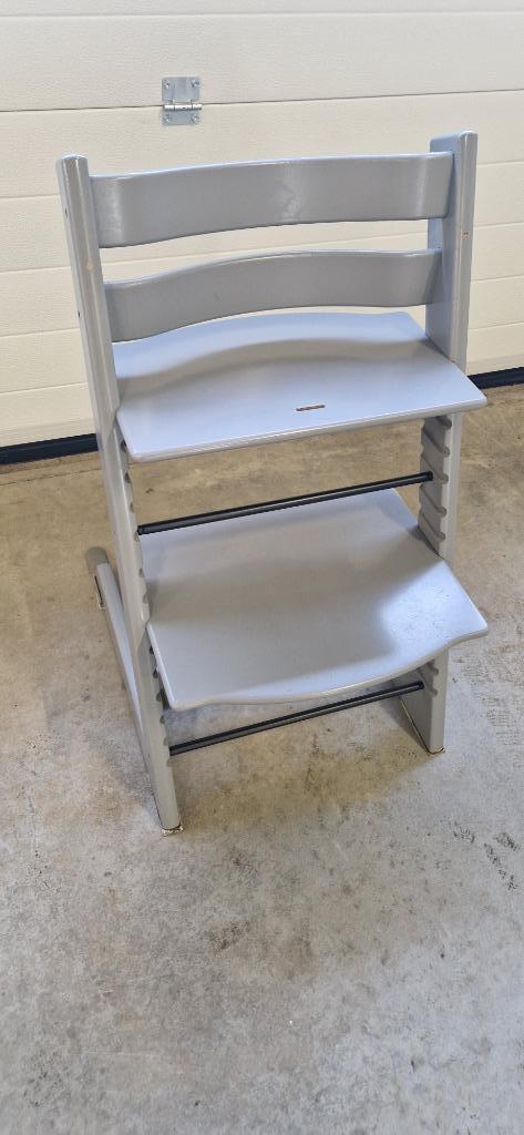 Grijze STOKKE Tripp Trapp kinderstoel tripptrapp, Kinderen en Baby's, Kinderstoelen, Zo goed als nieuw, Meegroeistoel, Ophalen of Verzenden