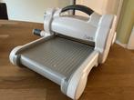 Embossing machine Sizzix met div base plates, Hobby en Vrije tijd, Kaarten | Zelf maken, Ophalen, Zo goed als nieuw, Overige thema's