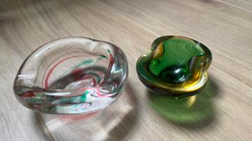 Twee murano stijl glaswerken beschikbaar voor biedingen