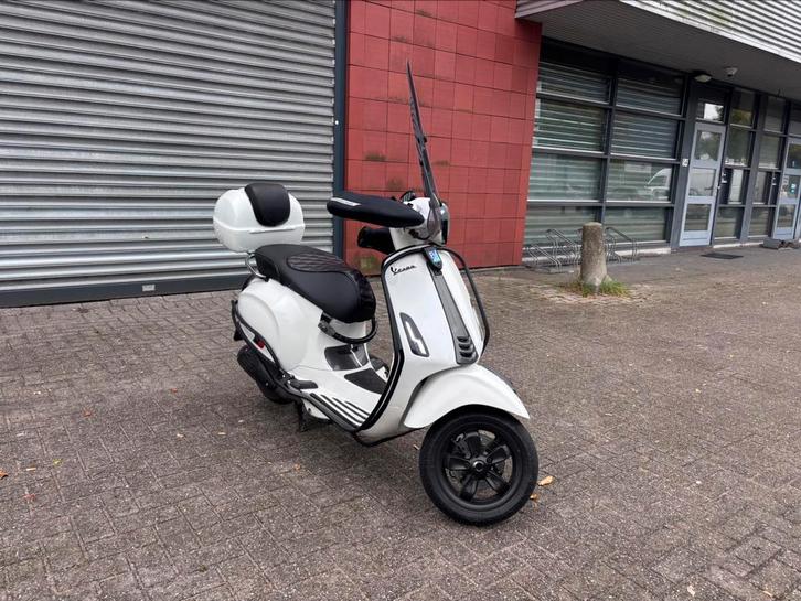Vespa Sprint Primavera FULL OPTION CUSTOM 2018, Fietsen en Brommers, Scooters | Vespa, Zo goed als nieuw, Overige modellen, Benzine