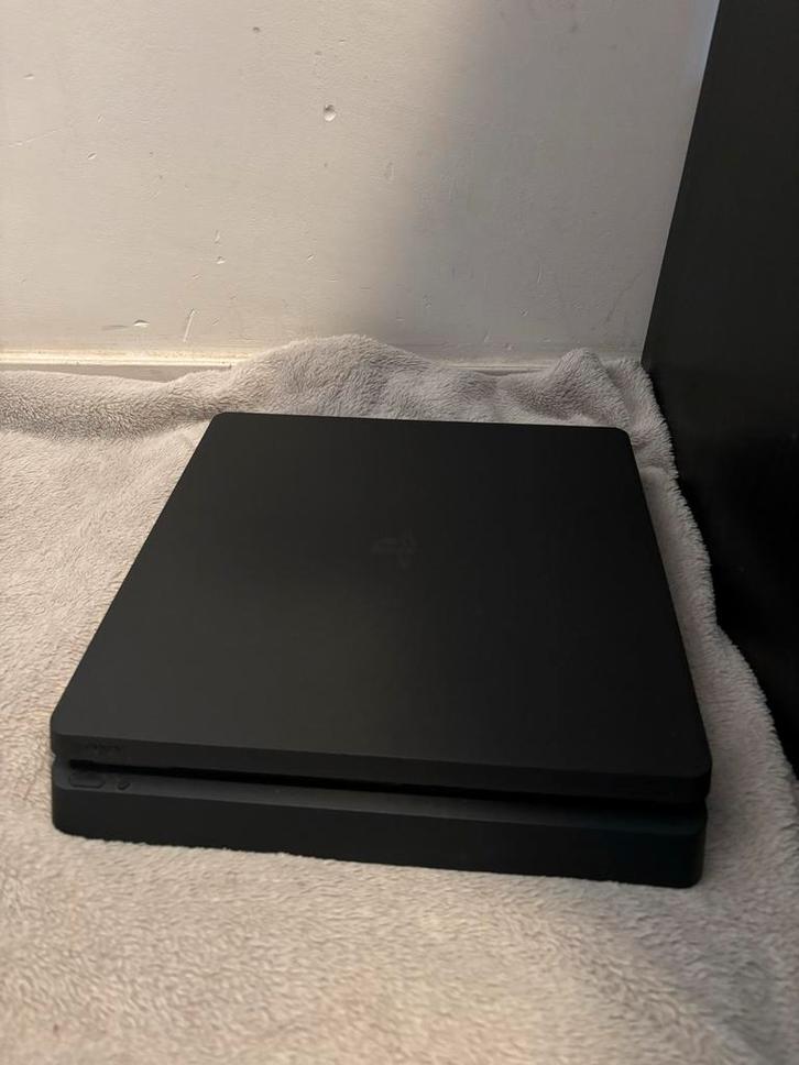Playstation 4, Spelcomputers en Games, Spelcomputers | Sony PlayStation 4, Zo goed als nieuw, Slim, 500 GB, Met 1 controller, Ophalen of Verzenden