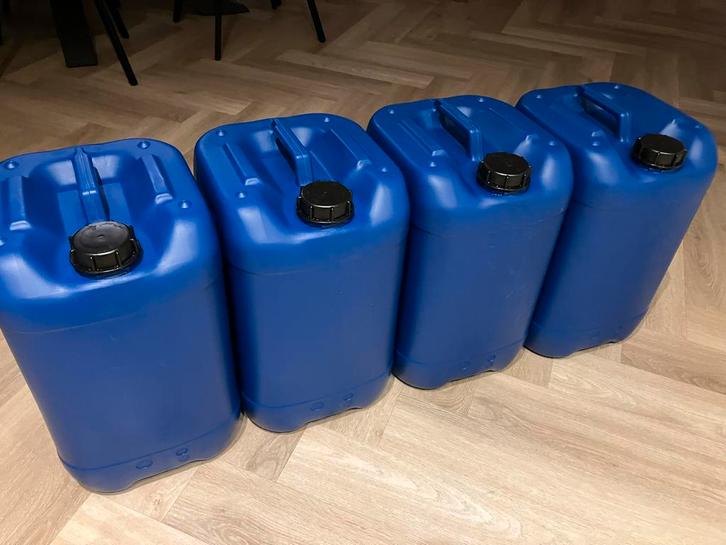 Prachtige Stevige Blauwe Jerrycans 25 liter, Tuin en Terras, Regentonnen, Zo goed als nieuw, Kunststof, Minder dan 75 liter, Ophalen