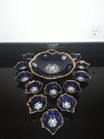 Oud Frans kobalt blauw 12pers serveerstel met bladgoud, Antiek en Kunst, Antiek | Porselein, Verzenden