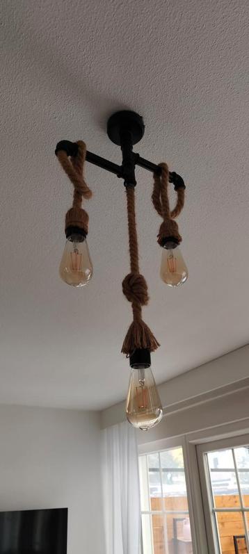 Stoere Hanglamp met Touw beschikbaar voor biedingen