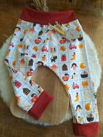 Nieuw handgemaakt • Broekje Sint • Maat 74/80, Kinderen en Baby's, Babykleding | Maat 74, Broekje, Jongetje of Meisje, Nieuw, Ophalen of Verzenden