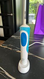Elektrische tandenborstel van brAun oral b, Sieraden, Tassen en Uiterlijk, Uiterlijk | Mondverzorging, Tandenborstel, Ophalen of Verzenden