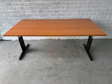 Bureau in hoogte verstelbaar