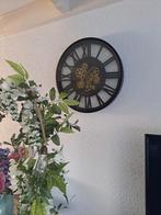 Leuke zwarte wand klok, doorsnee 55 cm, Ophalen of Verzenden, Zo goed als nieuw, Wandklok