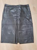 VILA zwarte leren look koker rok - maat XS 34, Zwart, Vila, Ophalen of Verzenden, Knielengte