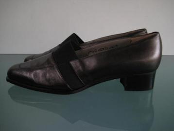 ALEXANDRIA Nieuwe leren bruine pumps 39.5 beschikbaar voor biedingen