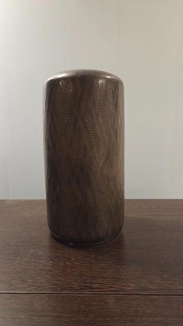 Pot Grijs Metallic met motief 40 hoog  x Ø 21 cm.  beschikbaar voor biedingen