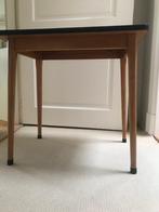 Stabiel vintage kindertafeltje, Kinderen en Baby's, Kinderkamer | Tafels en Stoelen, Gebruikt, Ophalen of Verzenden, Tafel(s)