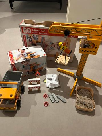 Hape houten hijskraan en truck beschikbaar voor biedingen