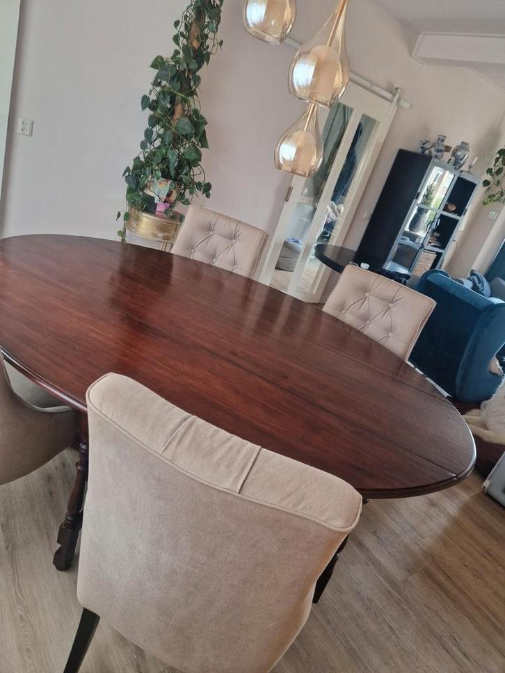 Riverdale Ovale Eettafel, Huis en Inrichting, Complete eetkamers, Gebruikt, 4 tot 6 stoelen, Ophalen of Verzenden