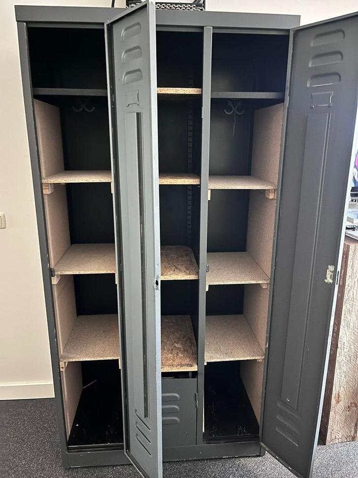 Industriële kast / Brandweer locker, Huis en Inrichting, Kasten | Overige, Gebruikt, Ophalen