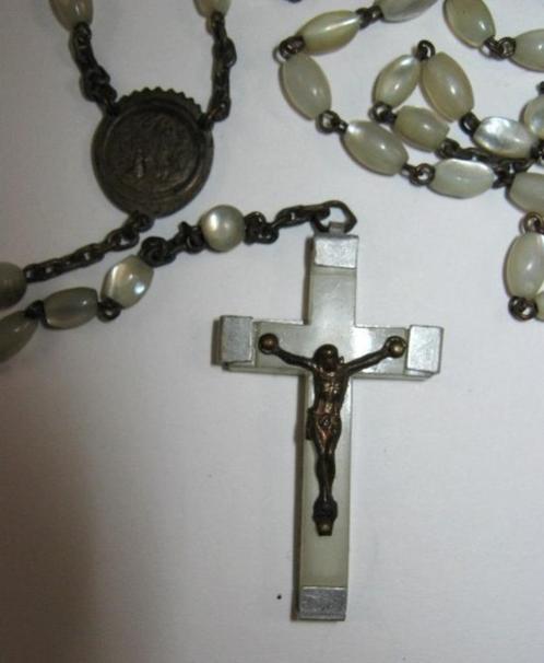 Antieke rozenkrans met half doorzichtige ovale kralen (89), Antiek en Kunst, Antiek | Religie, Ophalen
