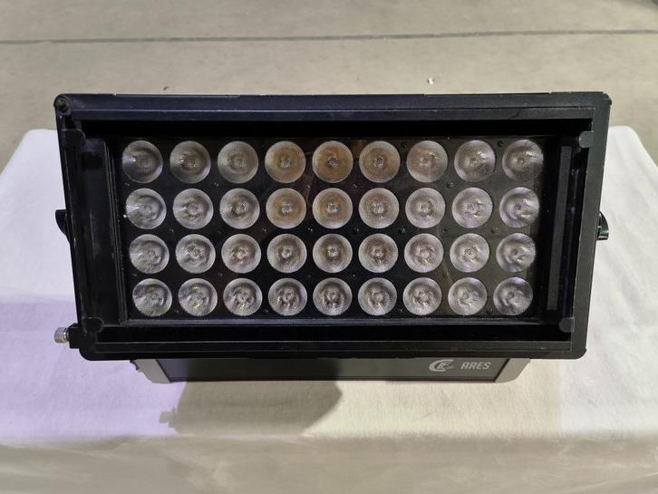 CLF Ares 21 graden [IP65] Per set 4 stuks, Muziek en Instrumenten, Licht en Laser, Gebruikt, Licht, Kleur, Stroboscoopeffect, Ophalen
