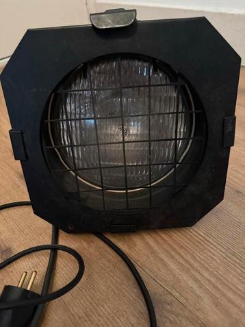 Oude Theaterlamp beschikbaar voor biedingen