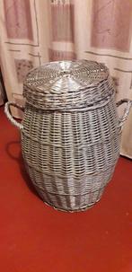 Vintage rotan mand met deksel., Huis en Inrichting, Woonaccessoires | Schalen en Manden, Ophalen, Gebruikt, Mand, Rond