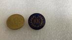 Emaille broche LK Kk, Ophalen of Verzenden, Zo goed als nieuw, Overige onderwerpen