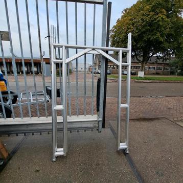  Doorloop frames boog frames van altrex en nog meer merken  beschikbaar voor biedingen