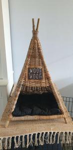 Mooie tipi hondenmand, Zo goed als nieuw, Ophalen