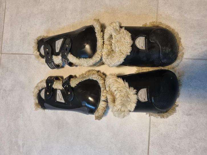 Veredus Baloubet grand prix nero line met bont, Dieren en Toebehoren, Paarden en Pony's | Beschermers, Zo goed als nieuw, Ophalen