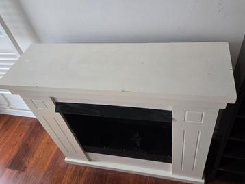 MOET NU WEG: Kasten, bed en decoratieve openhaard - afbeelding 7