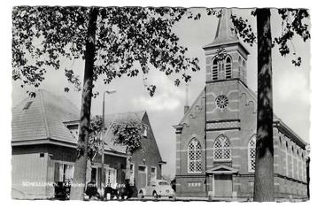 Schelluinen bij Gorinchem - Kerkplein met NH Kerk beschikbaar voor biedingen