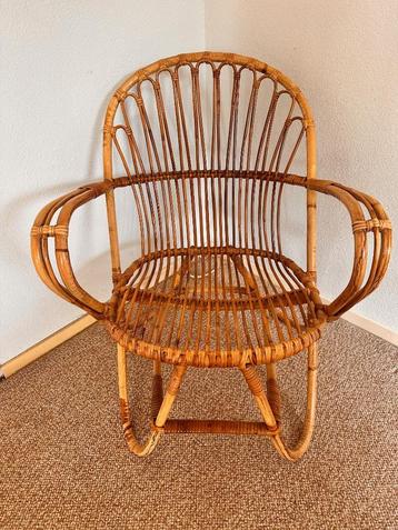 2 Vintage rotan stoeltjes beschikbaar voor biedingen