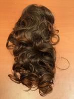 Bruine Haar Klem met Krullen, Ophalen of Verzenden, Zo goed als nieuw, Pruik of Haarverlenging