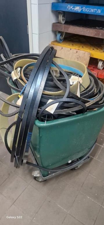 V snaren / tandriemen voor extruders beschikbaar voor biedingen