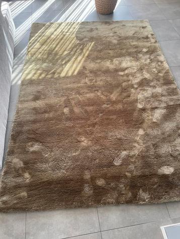 Karpet mosgroen modern 3 weken gebruikt beschikbaar voor biedingen