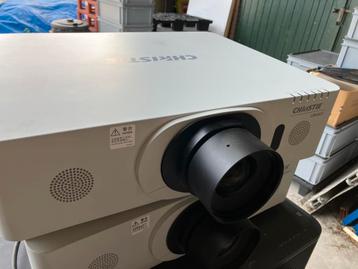 Christie lwu421 ,4200 ansilumen ,wuxga projector beschikbaar voor biedingen