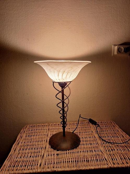 Retro art-deco/art-nouveau revival schemerlamp, Huis en Inrichting, Lampen | Tafellampen, Gebruikt, Minder dan 50 cm, Glas, Metaal
