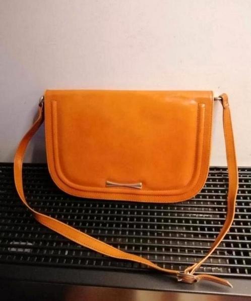 Cognackleurige skaileren vintage schoudertas, 21x31 cm, Sieraden, Tassen en Uiterlijk, Tassen | Schoudertassen, Gebruikt, Overige merken