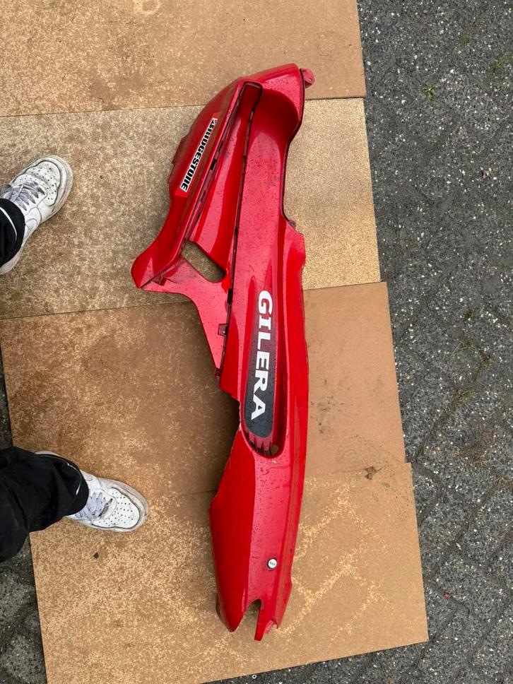Gilera runner linker achterkap 3, Motoren, Tuning en Styling, Ophalen of Verzenden