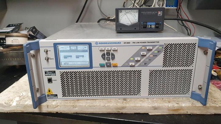 nette R&S 500watt ++  fm zender dds digiaal analoog stereo, Telecommunicatie, Zenders en Ontvangers, Gebruikt, Zender, Ophalen