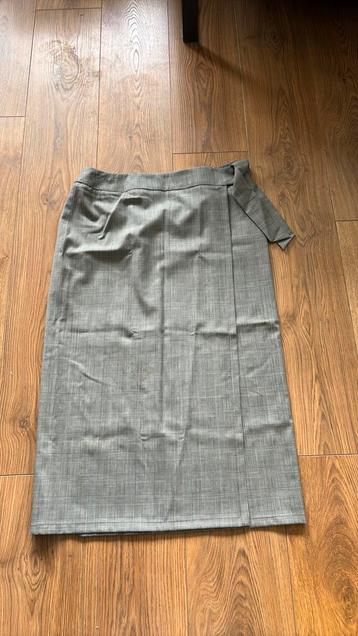 Rok MaxMara beschikbaar voor biedingen