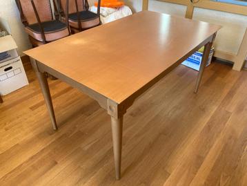 Stijlvolle houten eettafel teak teakhouten rechthoekig tafel beschikbaar voor biedingen