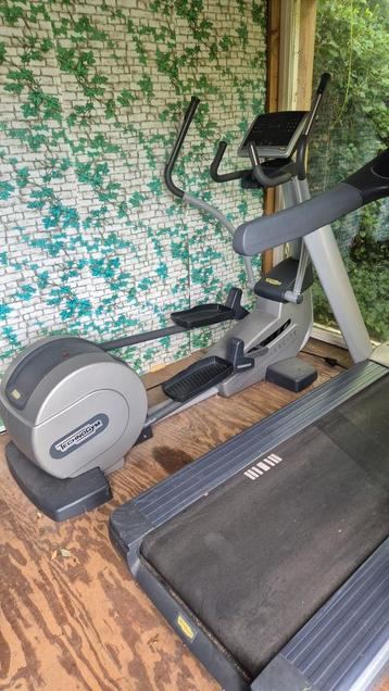 Technogym Loopband & Crosstrainer - Gebruikt beschikbaar voor biedingen