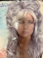 Pruik grijs lang haar, Ophalen of Verzenden, Carnaval