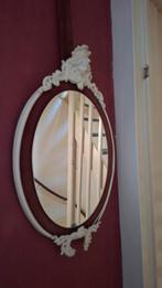 Brocante spiegel, lijst is geschilderd met bordeaux stof, Ophalen of Verzenden