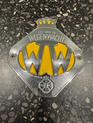 ANWB WW embleem. Geel A.N.W.B. logo voor een oldtimer auto. beschikbaar voor biedingen