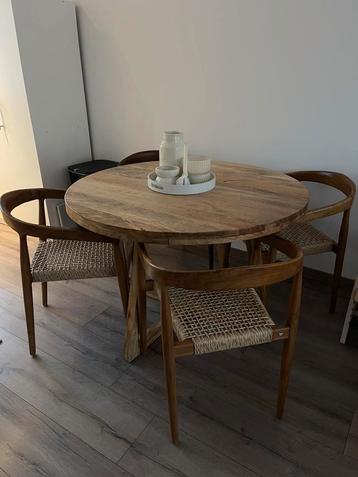 Sklum Eettafel 120cm + 4 Stoelen beschikbaar voor biedingen