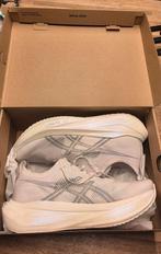 Asics Megablast hardloopschoenen - Maat 44, Kleding | Heren, Schoenen, Ophalen of Verzenden, Zo goed als nieuw, Asics, Sneakers of Gympen