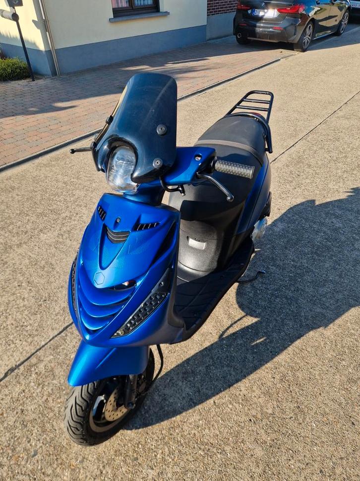 Piaggo zip 4 takt, Fietsen en Brommers, Scooters | Piaggio, Zo goed als nieuw, Zip, Benzine, Ophalen